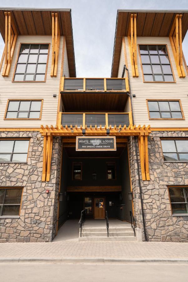 Spring Creek Luxury King One Bedroom At White Spruce Lodge Канмор Экстерьер фото