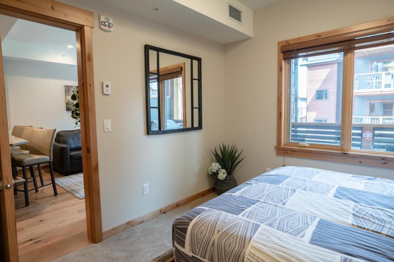 Spring Creek Luxury King One Bedroom At White Spruce Lodge Канмор Экстерьер фото